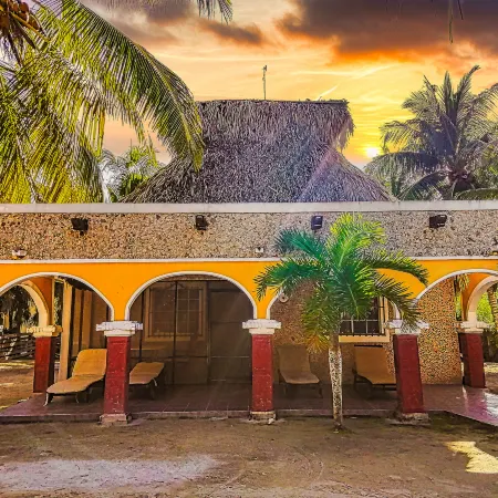 Hacienda Antigua Villa, 50m from Sandy Beach
