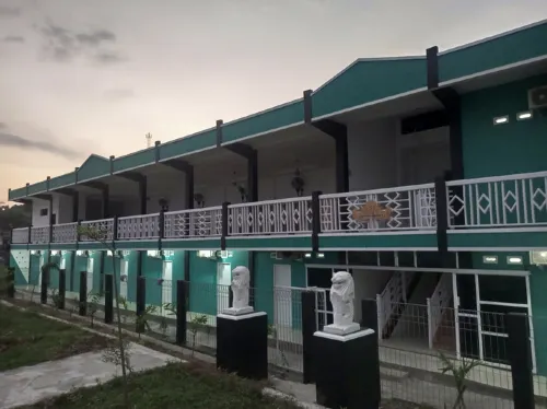 Penginapan Lamban Queens Kamar Double Bed Standar Room Hotel di Kalianda