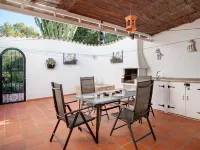 Villa Flores 페고 호텔