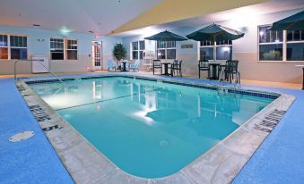 Country Inn & Suites by Radisson, Lansing, MI