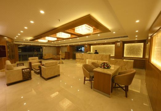 3. 호텔 카바니 인..