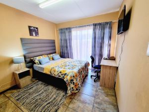 Cozy Room in Midrand - Shared Apartment