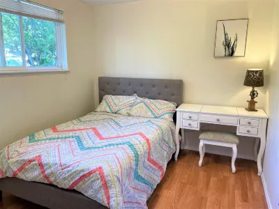 Nice N Cozy House W/ Fenced Yard·Self Check-IN Hotels near The Park at Bothell Landing