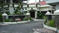 Hotel Palm Hôtels à : Bondowoso