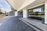Oaks Glenelg Liberty Suites - parking