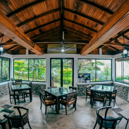 Hill Safari - Tea Estate Villa