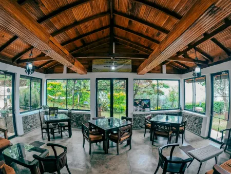 Hill Safari - Tea Estate Villa