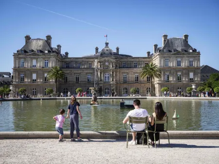 Aparthotel Adagio Paris Bercy Village Отели рядом с достопримечательностью «Площадь Вогезов»