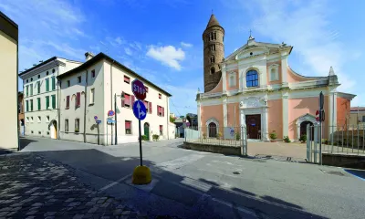 โรงแรมไดอาน่า โรงแรมใกล้Archiepiscopal Museum