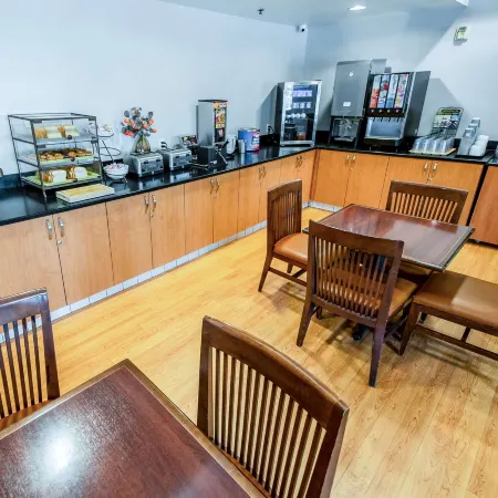 Country Inn & Suites by Radisson, Ontario at Ontario Mills, CA
