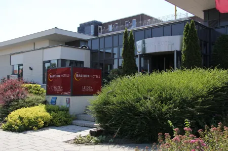Bastion Hotel Leiden Oegstgeest Отели рядом с достопримечательностью «Japanese Garden»