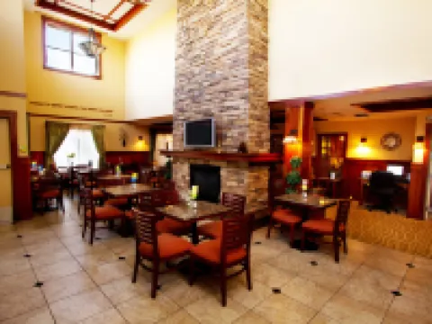 Holiday Inn Express & Suites TURLOCK-HWY 99 by IHG Hotels in Turlock