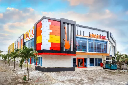 Front One Budget Muntilan