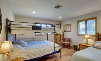 Charming Clintonville Retreat - Relax and Kayak!