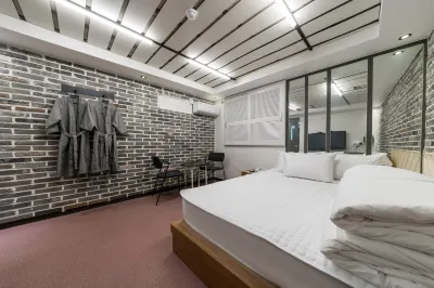 Busan Daeyeondong Hotel with Hotels near Suyeong-gu Library