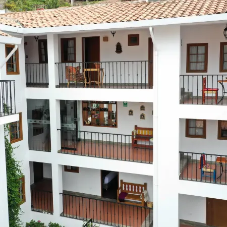 Atoq San Blas Hotel