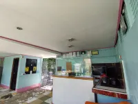 Alona J & J Tourist Inn