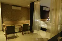 Hotel Purple Orchid - Phòng tập thể hình