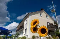 Landgasthof-Pension Am Sonnenhang Hotels in Moosbach