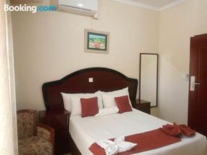 Okavango Roadside Guesthouse