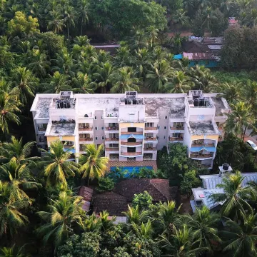 TreeHouse Blue Hotel & Serviced Apartments