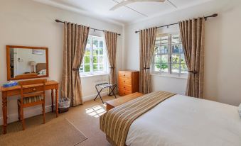 Belvidere Manor Lagoonside Cottages