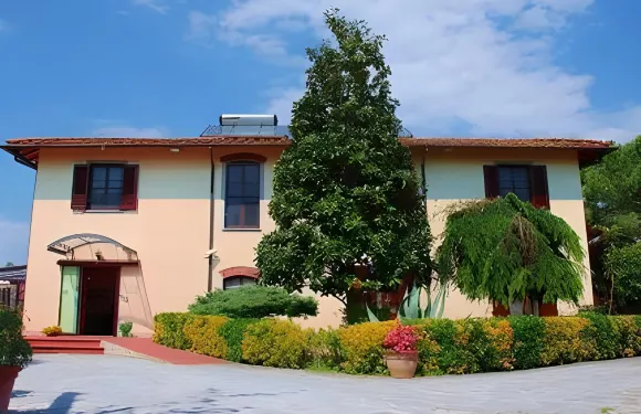 埃羅內皮薩公園酒店