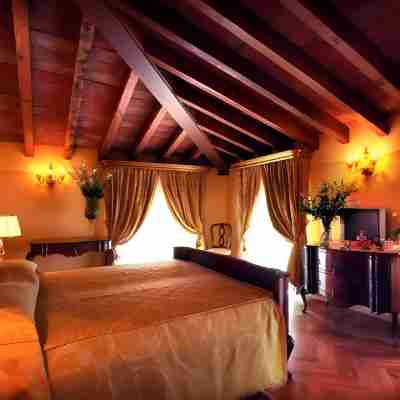 Villa Fenaroli Palace Hotel Rooms
