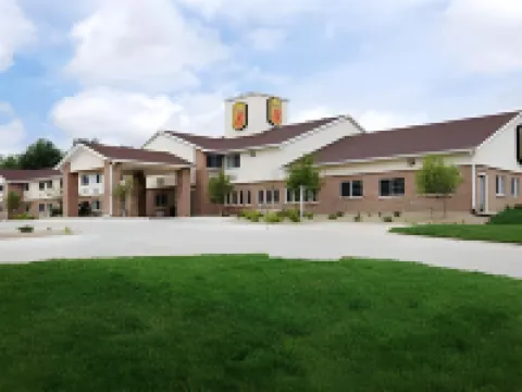 Super 8 by Wyndham Cedar Falls IA - University Hotels in Cedar Falls