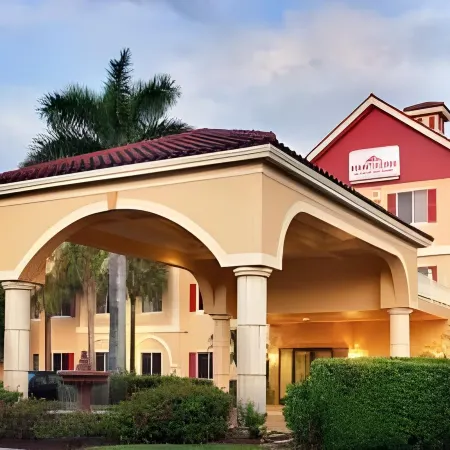 Hawthorn Extended Stay by Wyndham Naples