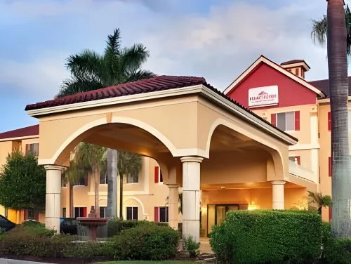 Hawthorn Extended Stay by Wyndham Naples Hotel a Collier County