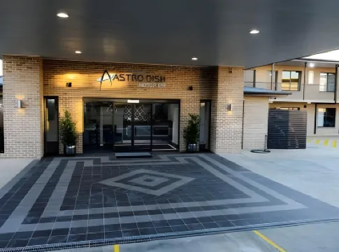 Astro Dish Motor Inn Hotels in 