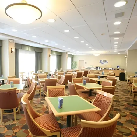 Holiday Inn Express SALTILLO ZONA AEROPUERTO by IHG