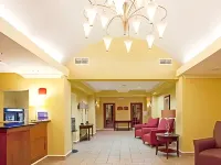 Holiday Inn Express & Suites Quincy I-10