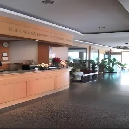 SR Hotel