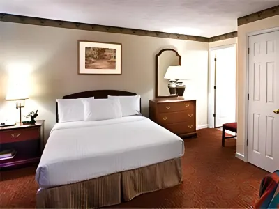 Luxbury Inn & Suites