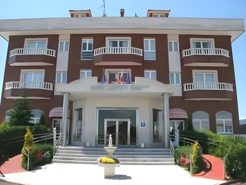 Hotel Camino Real Hotels in Valdefresno