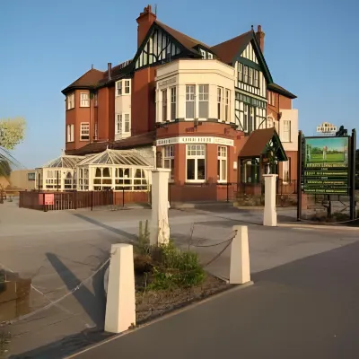 Gwesty Links Hotels near Llandudno Railway Station