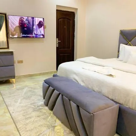 Ennys Court Luxury Apartment
