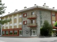 Hôtel Catalpa Hotels near Jardins de l'Europe