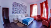 Skver Vyisotskogo Hotel