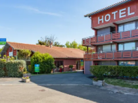 Sure Hotel by Best Western Biarritz Aeroport Hotels near Grande Plage de Biarritz