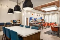 Holiday Inn Express & Suites INDIANAPOLIS W - AIRPORT AREA by IHG - Bữa sáng