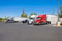 Super 8 by Wyndham Goodyear/Phoenix Area - parking