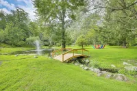 Serene Holmes Cottage Near Lakes & Trails!