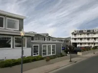 Looking Glass Inn Hotels in Lincoln City