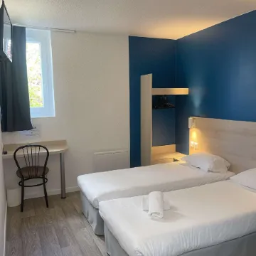 Kyriad Direct Dreux