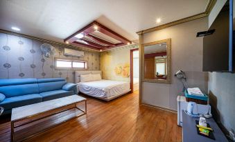 Sense Motel