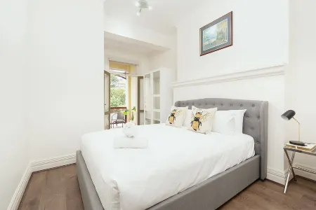 STUNNING SYDNEY HOME 8 Отели в г. Millers Point