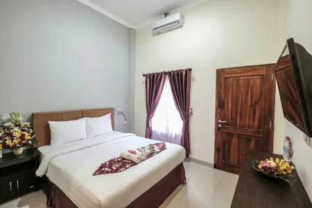 Malioboro Garden Hotel Yogyakarta Отели в г. Danurejan